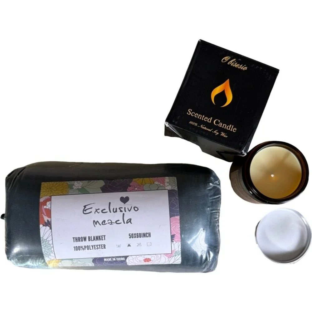 Obsesio Coffee Scented Soy Wax Candle‎ 7 oz And Green Throw Blanket Bundle